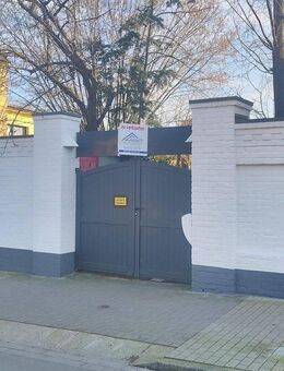 Schöner Bungalow mit Stellplatz in Krefeld-Hüls zu verkaufen! - Krefeld