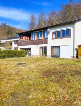 Großzügiges Einfamilienhaus mit Einliegerwohnung und fantastischem Ausblick - zu verkaufen - Essing