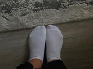 Suche Geldsklave / Fußfetisch abgetragene socken - Berlin