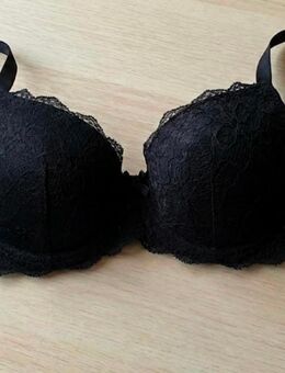 Verkaufe Schwarzen Spitzen BH Größe 75B - Wismar
