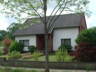 Hübsches helles großzügiges Zweifamilienhaus mit Doppelgarage in Wendeburg OT Meerdorf - Wendeburg