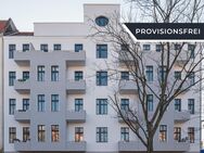 Schöne, bezugsfreie Altbauwohnung mit 1 Zimmer, Balkon & großer Essküche - Berlin