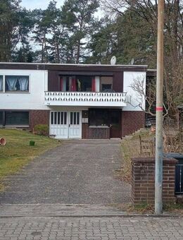 Von Privat, beste Lage: 2 Zi.+ Küche (EBK)+ Bad, 56qm WF. Dazu: Siehe Text. NK: all inclusive. - Winsen (Aller)