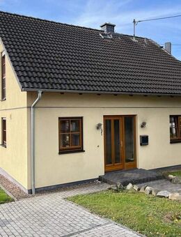 Einfamilienhaus mit pflegeleichtem Garten und unverbaubarem Weitblick in Ortsrandlage - Schwall