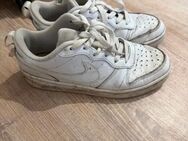 Viel getragene abgetragene ausgelaufene durchgelaufene getragene Nike Air Force Sneakers Turnschuhe Schuhe Gr. 37.5 - Frankfurt (Main) Innenstadt