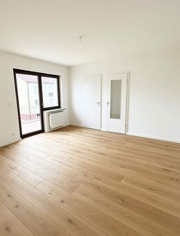 Sanierte 2-Zimmer-Wohnung in Frankfurt-Harheim 2 Balkone, Parkett, Küche, Elektr. Rolläden - Frankfurt (Main)