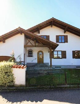 Ihr neues Zuhause: Einfamilienhaus mit großem Grundstück und vielseitigen Möglichkeiten - Reisbach