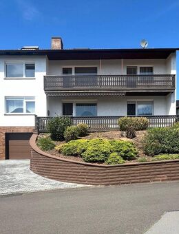 Attraktives Zweifamilienhaus in erhöhter Lage – Eine besondere Wohngelegenheit - Edertal