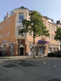 Modernisierte Vier-Zimmer-Wohnung mit Einbauküche am Neustädter Markt - Hildesheim