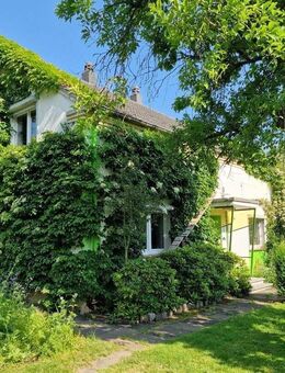 Attraktives Wohnhaus mit Einliegerwohnung in idyllischer, grüner Lage. - Dortmund