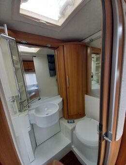 Wohnmobil Hymer EV562 mit Längsbetten, SAT, Solar, Luftferderung etc. auf Ford Transit 2,2 - Hamburg Bergedorf