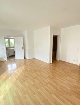 Vermietete 2 Zimmerwohnung inklusive PKW TG Stellplatz! - Leipzig