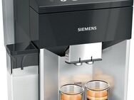 SIEMENS Kaffeevollautomat EQ500 integral TQ513D01, viele Kaffeespezialitäten, OneTouch-Funktion, integrierter Milchbehälter, automat. Dampfreinigung, daylight silber