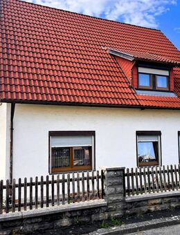 Familienfreundliches Zweifamilienhaus in ruhiger Lage - Ihr neues Zuhause in Untersteinach wartet! - Untersteinach