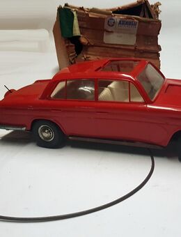BMW 1500, Blechspielzeug Hersteller: Arnold 60er Jahre, Nr. 3100, 1:12, Elektroantrieb – Fernsteuerung OVP - Bovenden
