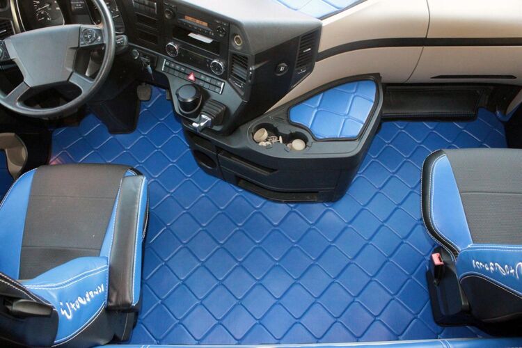 Handmade Mercedes Actros MP4 Fußmatten Teppich komplett Set Leder Blau komplett Set mit Türverkleidung Griff Starter Set - Wuppertal