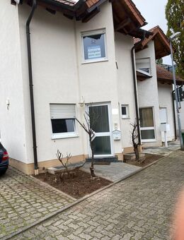 Doppelhaushälfte in zentrumsnaher Lage - Haßloch