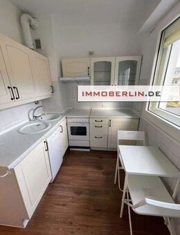 IMMOBERLIN.DE - Sehr angenehme Wohnung mit Sonnenloggia in herrlicher Lage - Berlin
