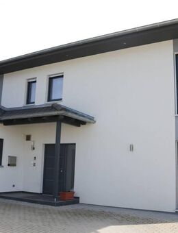 Modernes Einfamilienhaus mit großer Doppelgarage in Randlage - Kreßberg