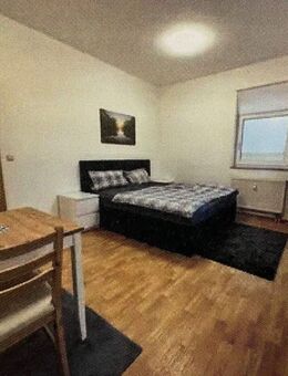 Möblierte 1,5 Zimmer Wohnung mit Einbauküche in Altenburg - Altenburg