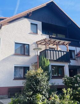Großzügiges Ein- bis Zweifamilienhaus mit angebauter Scheune in Wesertal-Arenborn - Oberweser
