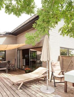 Arbeiten und wohnen unter einem Dach - Idyllisch gelegenes Mehrgenerationenhaus mit 3 Einheiten - Selk