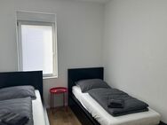 Gästezimmer mit TV, Internet, 2x Etagendusche/WC, Gästeküche, Waschmaschine und Trockner - Stuttgart