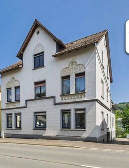 SCHADE IMMOBILIEN - Fast 300 qm Wohnfläche, Doppelcarport für Wohnwagen und vieles mehr! - Plettenberg