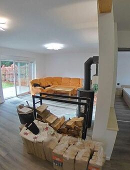 Generationen- Neubau, 2 EBK, PV & Speicher, Garage, Doppelcarport, 2 Kamine, Zisterne, Möbliert - Marlow