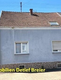 EINFAMILIENHAUS MIT 2 WOHNEINHEITEN UND GARTEN IN 66773 SCHWALBACH-HÜLZWEILER - Schwalbach