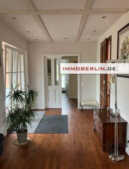 IMMOBERLIN.DE – Toplage! Luxuriöses Penthouse mit Westterrasse, Lift & Tiefgaragenplatz - Berlin