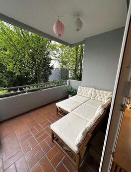 3 - Zimmer-Wohnung mit Balkon mitten im Herzen von Frankfurt/Main-Bergen-Enkheim im Ortsteil Enkheim, Nähe der U-Bahnstation am Hessen-Center - Frankfurt (Main)