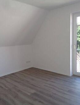sanierte, helle Dachgeschosswohnung - Bremerhaven
