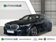 BMW 520, d M-Sport EU6e digitales Mehrzonenklima Sportpaket, Jahr 2024 - Wölfersheim