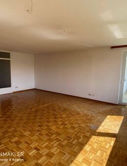 Helle 4-Zimmer-Wohnung- 2 Bäder-Süd-Balkon, Aufzug und Tiefgaragenstellplatz in Hannover-Anderten - Hannover