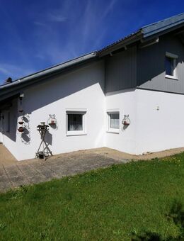 Hengersberg: Architektenhaus m. Sichtdachstuhl u. Galerie in ruhiger ebener Wohnlage - Hengersberg