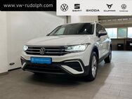 VW Tiguan, 2.0 TDI Allspace Life, Jahr 2023 - Oelsnitz (Erzgebirge)