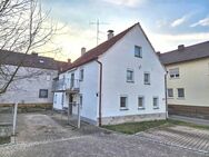 Einfamilienwohnhaus mit 2 Garagen und großem Garten in beliebter, verkehrsberuhigter Lage von Sand a. M - Knetzgau