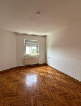 Schautag 17.10.2025 16:30-17:30 - N-Gibitzenhofstr.175 ~ 2-Zi-Whg mit EBK und kleinem Balkon ~ Holzboden ~ ca. 55 m² ~ Sofortbezug möglich - Nürnberg
