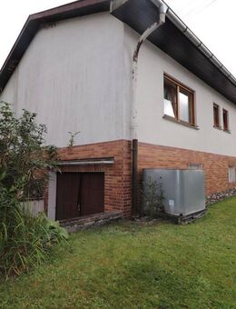 Freistehender Bungalow als Einfamilienhaus (vollunterkellert). - Wölferlingen