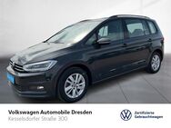 VW Touran, 2.0 TDI Comfortline, Jahr 2020 - Dresden