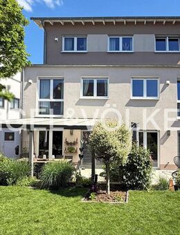 Modernes Zweifamilienhaus mit 8 Zimmerwohnung und 3 Zimmerwohnung - Friedberg (Hessen)