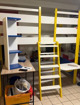 Hochwertiges Hochbett vom Schreiner + Regal + Lampen – Top - Bonn