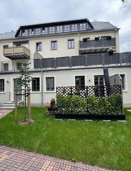 Tolle 4 Zimmerwohnung mit hochwertiger Ausstattung und großer Terrasse - Großröhrsdorf