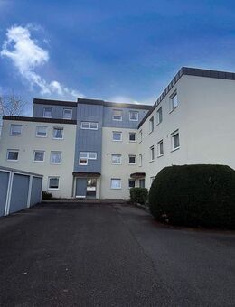 Helle Dachgeschosswohnung in ruhiger und gepflegter Wohngegend - Oberndorf (Neckar)