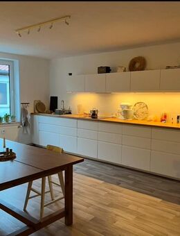 große 6 Raum-Wohnung mit Wohnküche & Tageslichtbad Abstellraum, Stellplätze - Laage