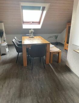 4,5 Zimmer Dachgeschosswohnung mit Doppelcarport (Provisionsfrei) - Herrenberg