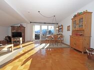 Schöne Dachgeschosswohnung mit Balkon und Blick auf die Kampenwand - Bernau (Chiemsee)