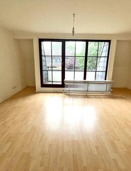 Helle Maisonette mit Balkon und Tiefgaragenstellplatz - Hamburg