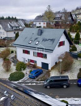 Ein Haus, zwei Möglichkeiten: Einfamilienhaus mit einfacher Umgestaltung zum Zweifamilienhaus - Hallenberg